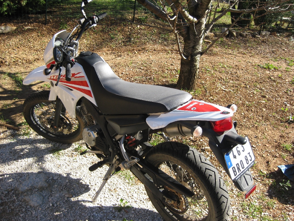 YAMAHA XT 125 X  2008 photo 3
