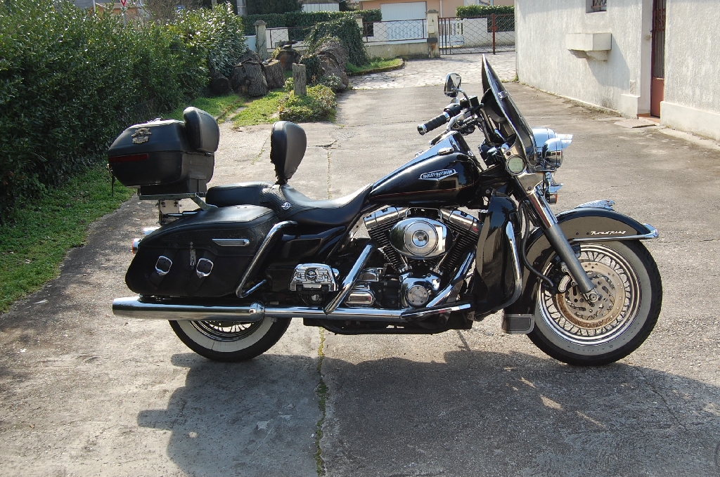 Moto HARLEY-DAVIDSON Road King Classic  occasion