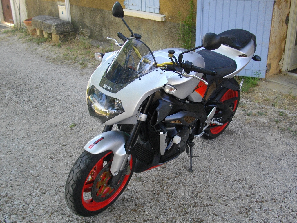 APRILIA RSV Tuono  2004 photo 2