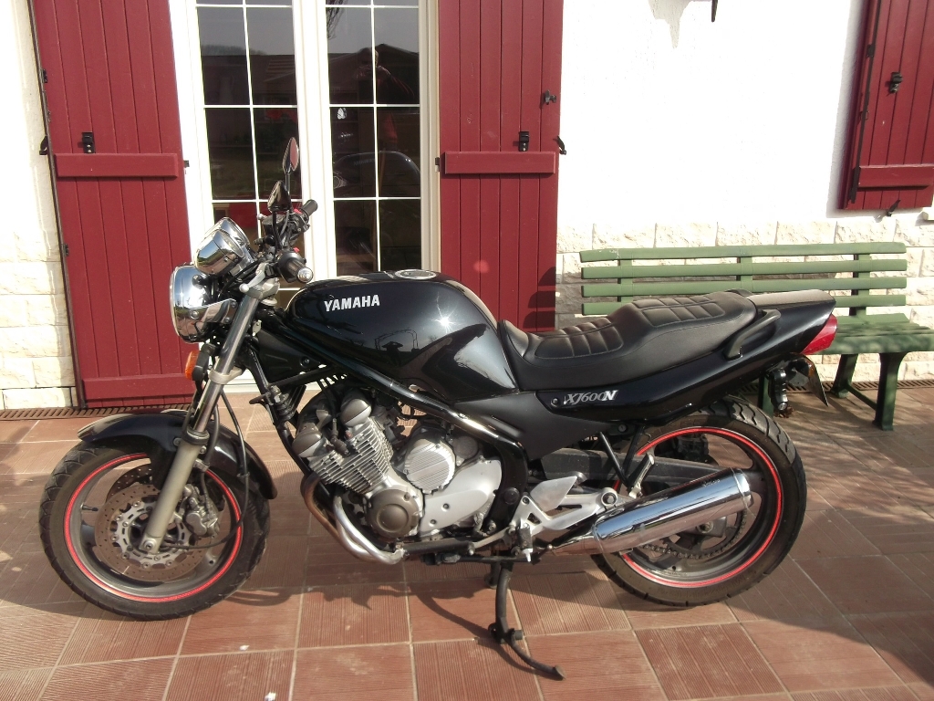 Moto YAMAHA XJ6 N  occasion