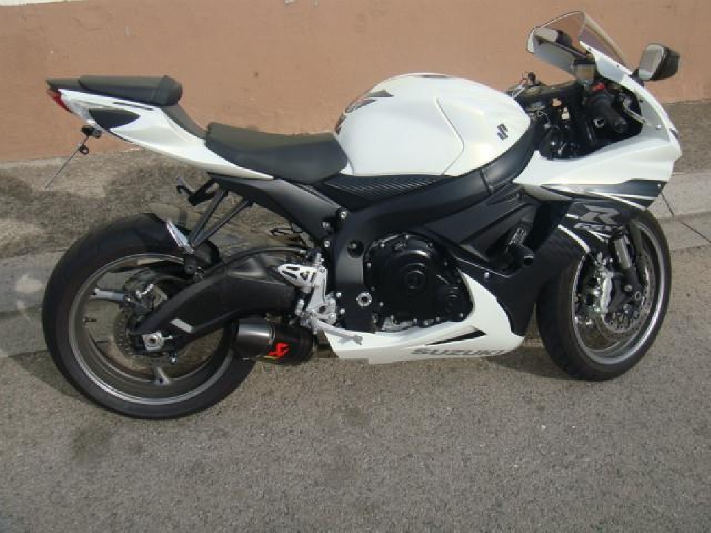 SUZUKI GSX-R 600 L1  2011 photo 2