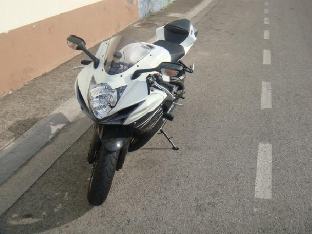SUZUKI GSX-R 600 L1  2011 photo 3
