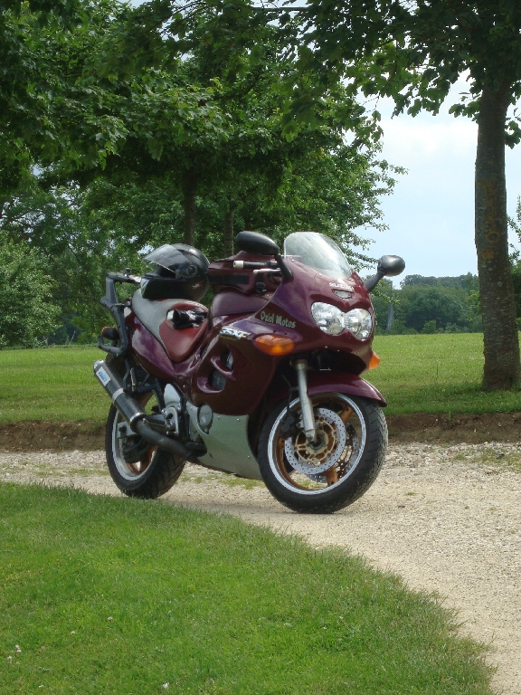 SUZUKI GSX 750 F  1998 photo 3