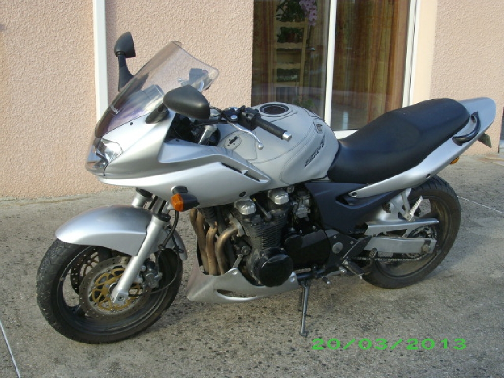 Moto KAWASAKI ZR-7 S  occasion