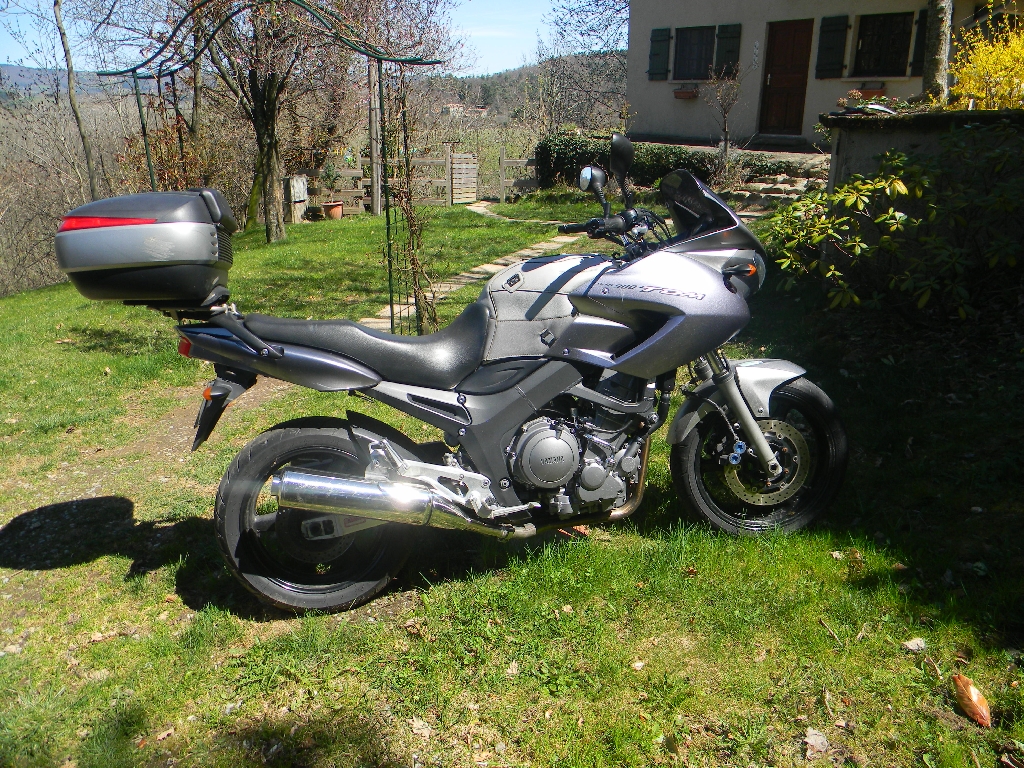 YAMAHA TDM 900  2005 photo 2