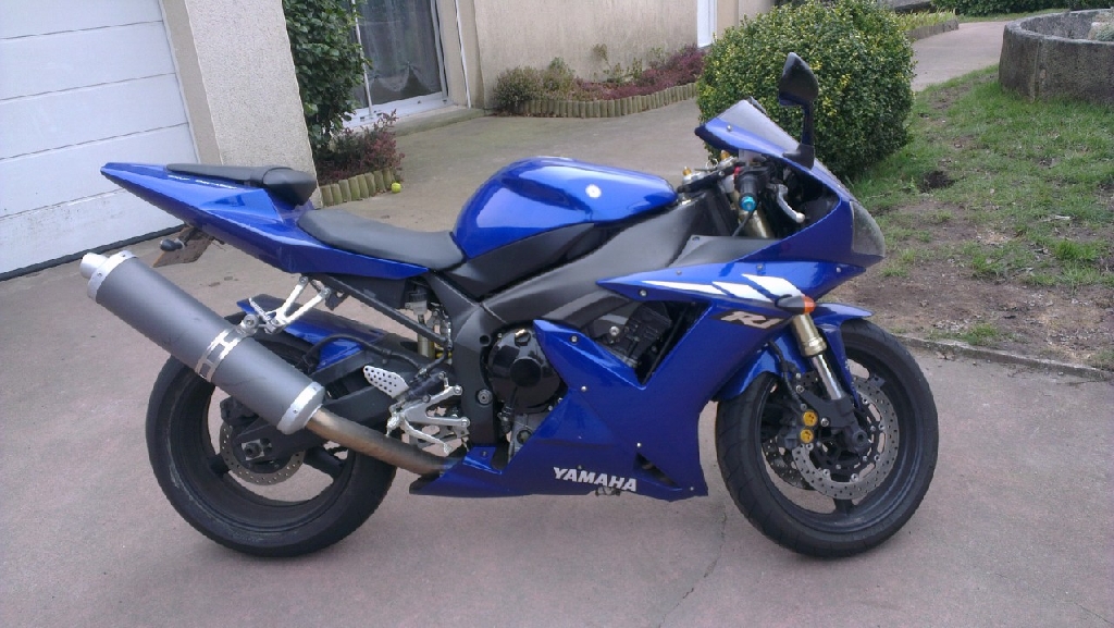 YAMAHA YZF-R1  2003 photo 2