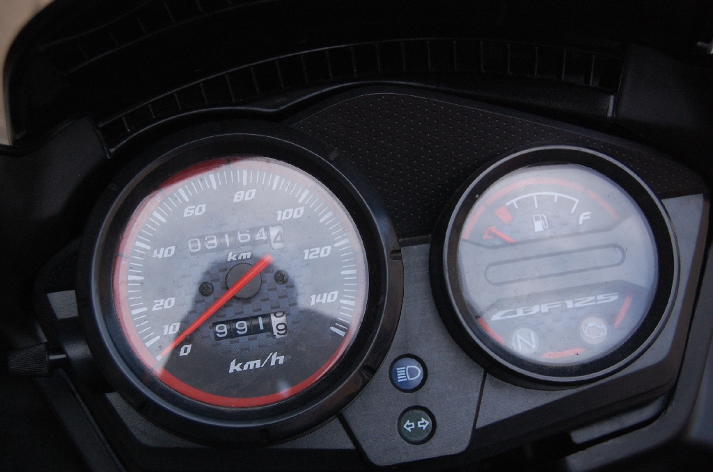HONDA CBF 125  2010 photo 2