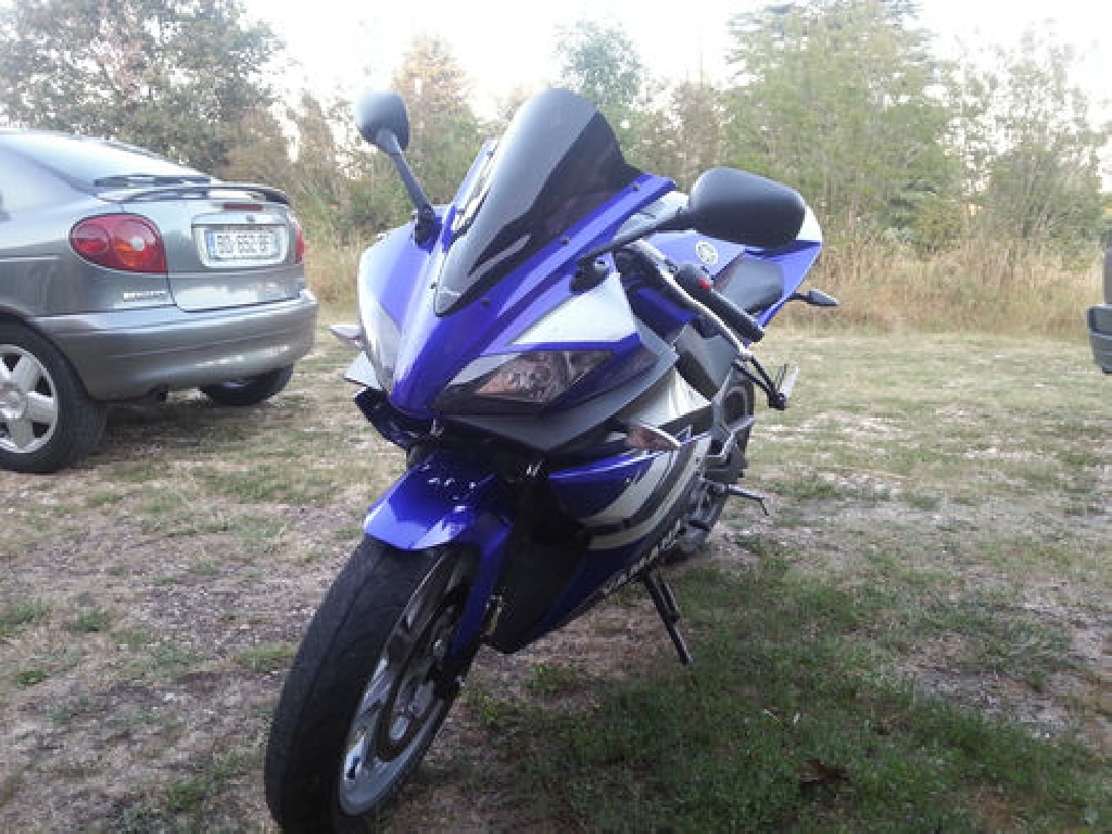 Moto YAMAHA YZF-R125  occasion