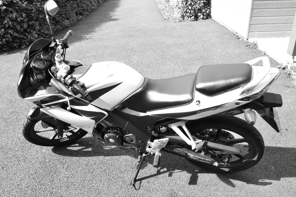 HONDA CBR 125  2008 photo 3