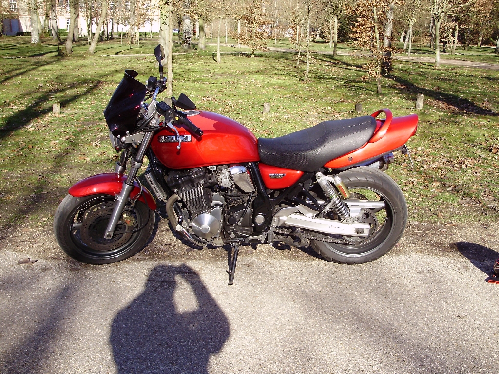 SUZUKI GSX 1200  1999 photo 2