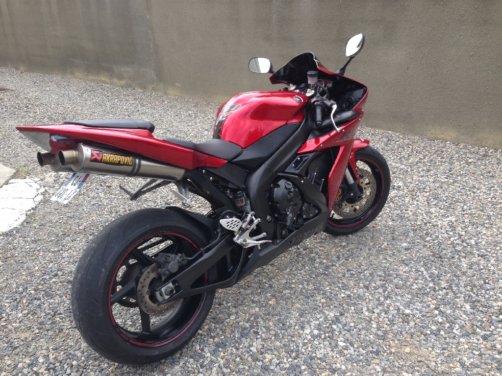 YAMAHA YZF-R1  2005 photo 2