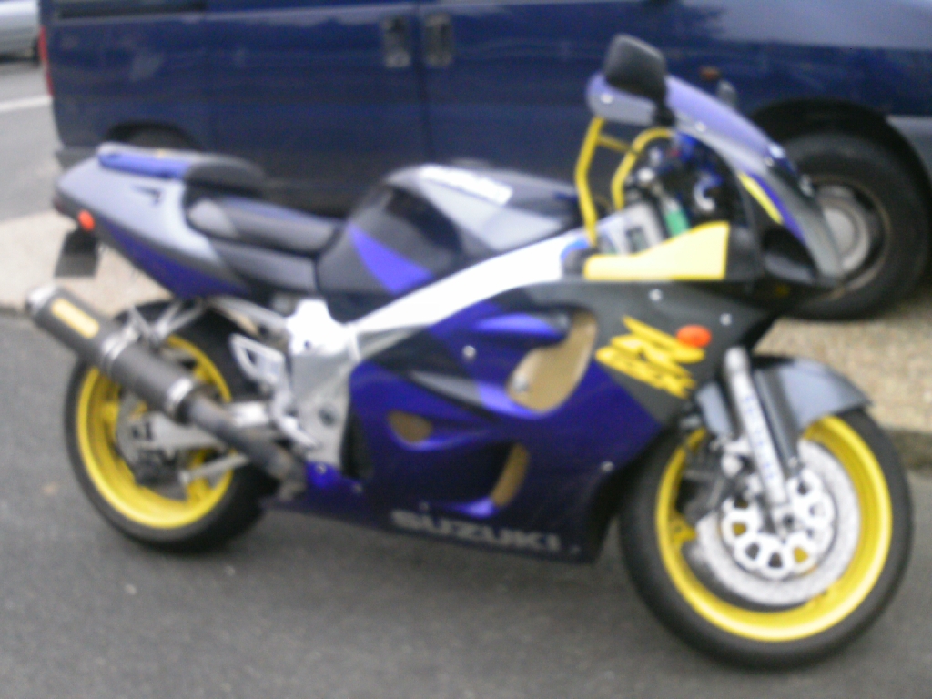 Moto SUZUKI GSX-R 600  occasion